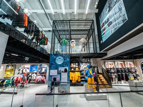 negozio adidas roma.